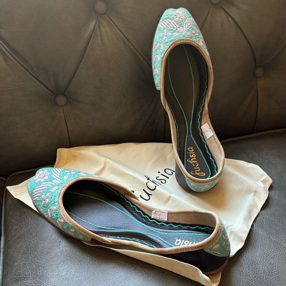 Fuchsia khussa shoes